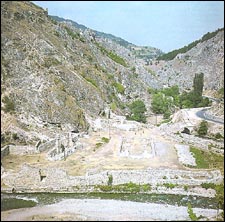 Porueni manastir Sv. Arhanela kod Prizrena