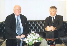 Dr Zoran ini sa lordom Raselom Donstonom