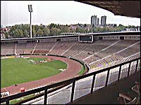 U 33. kolu na stadionu Crvene zvezde u Beogradu igra se derbi...
